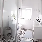 Апартаменты Lili In Pet Friendly, Free Parking