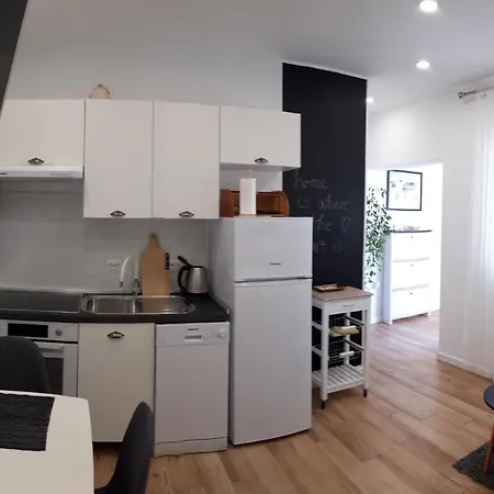 Апартаменты Lili In Pet Friendly, Free Parking Задар