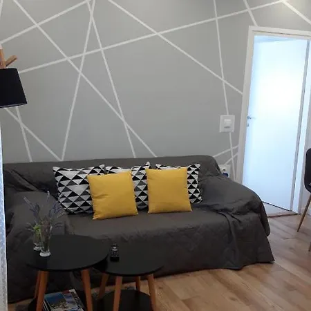 Lili In Pet Friendly, Free Parking Apartment Zadar