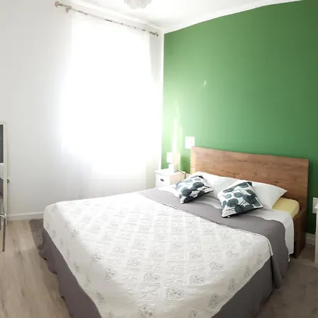 Апартаменты Lili In Pet Friendly, Free Parking *