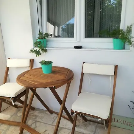 Apartment Lili In Pet Friendly, Free Parking *