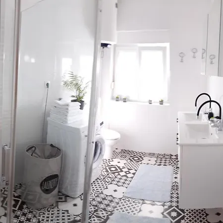 דירה Lili In Pet Friendly, Free Parking